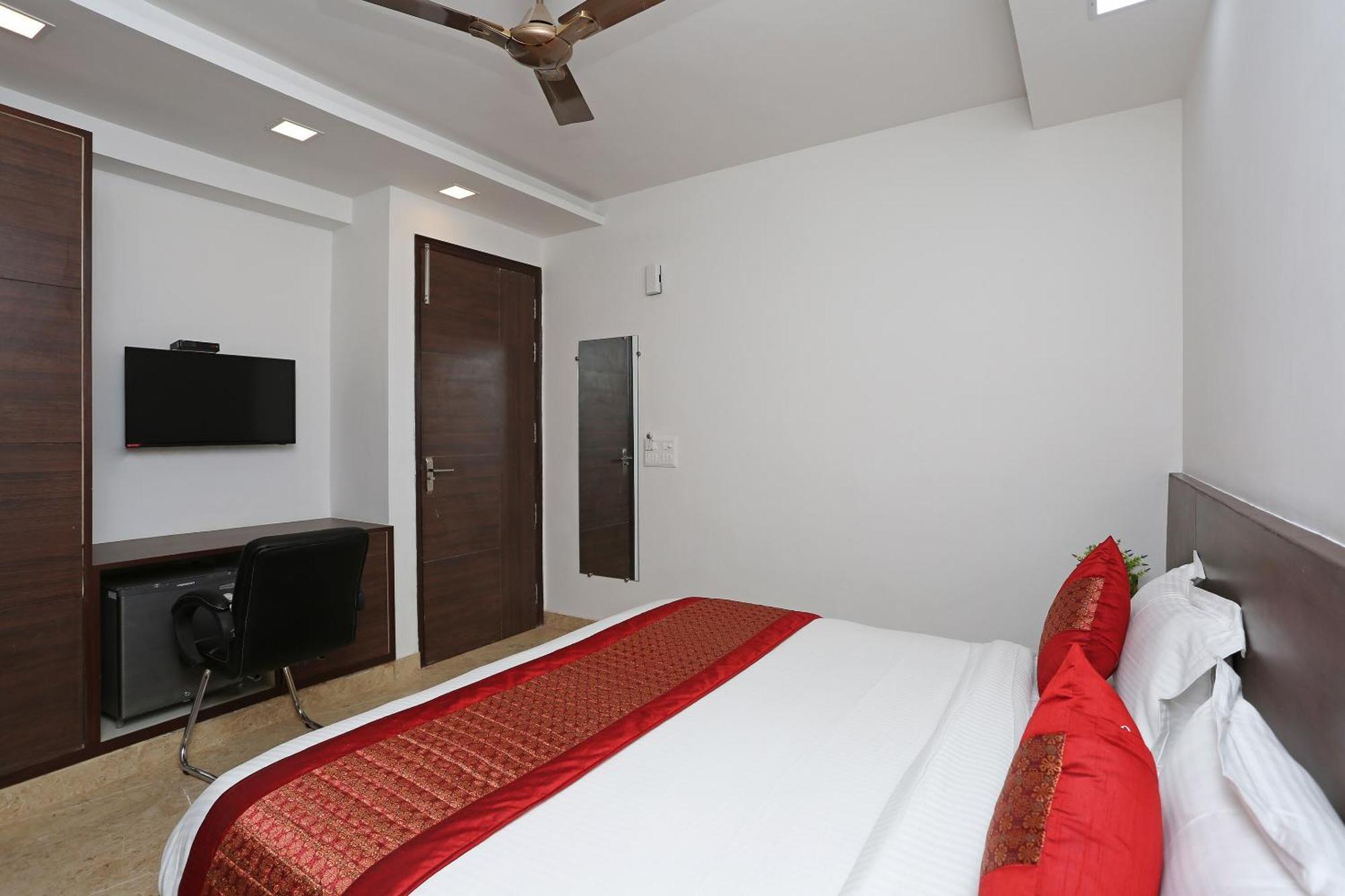 Hotel O Green Residency Near Appu Ghar グルガウン エクステリア 写真